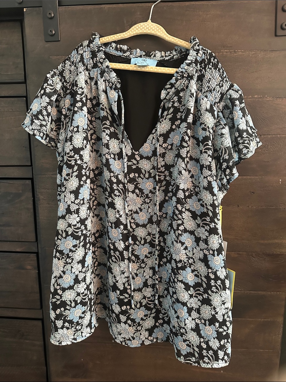 CeCe Black Floral V-Neck Short Sleeve Top - Light Blue & White